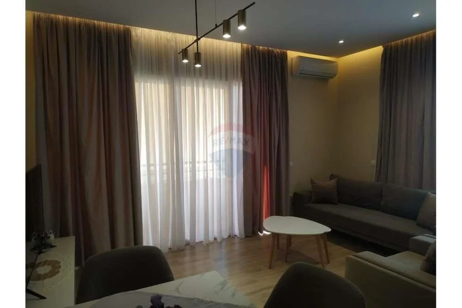 Tirane, jepet me qera apartament 1+1 Kati 7, 77 m² 500 € (Don Bosko)