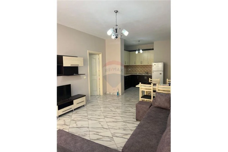 Tirane, jepet me qera apartament 2+1 Kati 7, 100 m² 500 € (Yzberisht - Spitali Amerikan 3)