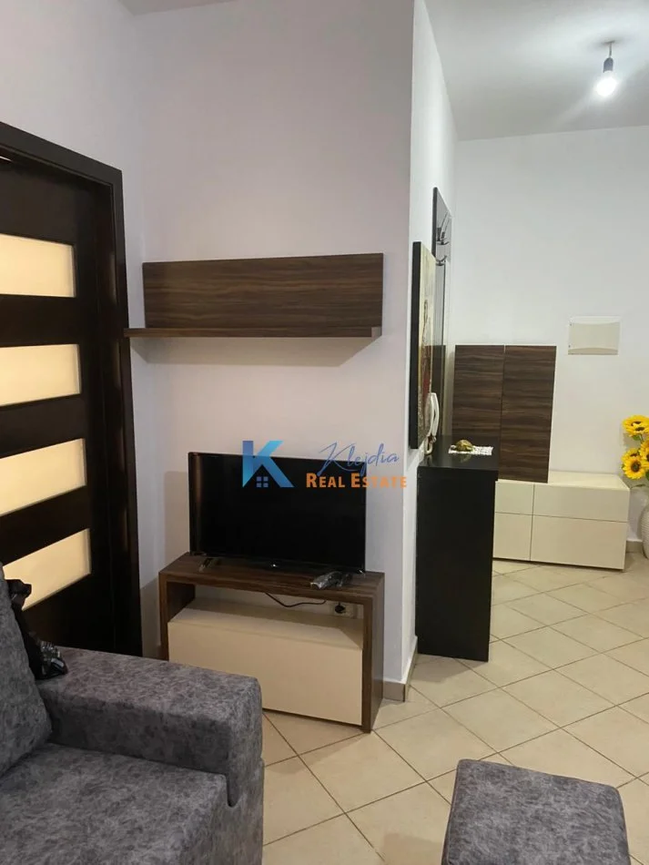 Tirane, jap me qera apartament 1+1+Ballkon Kati 1, 60 m² (Astir)