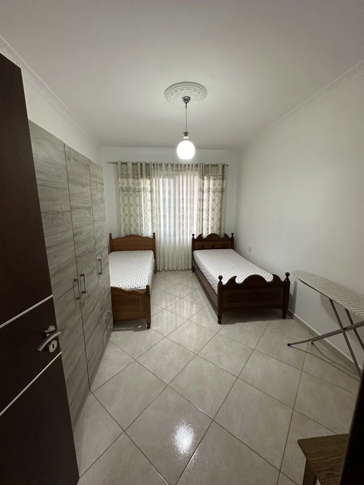 Tirane, jepet me qera apartament 2+1 Kati 2, 100 m² 450 € (Astir, afer Vila L)