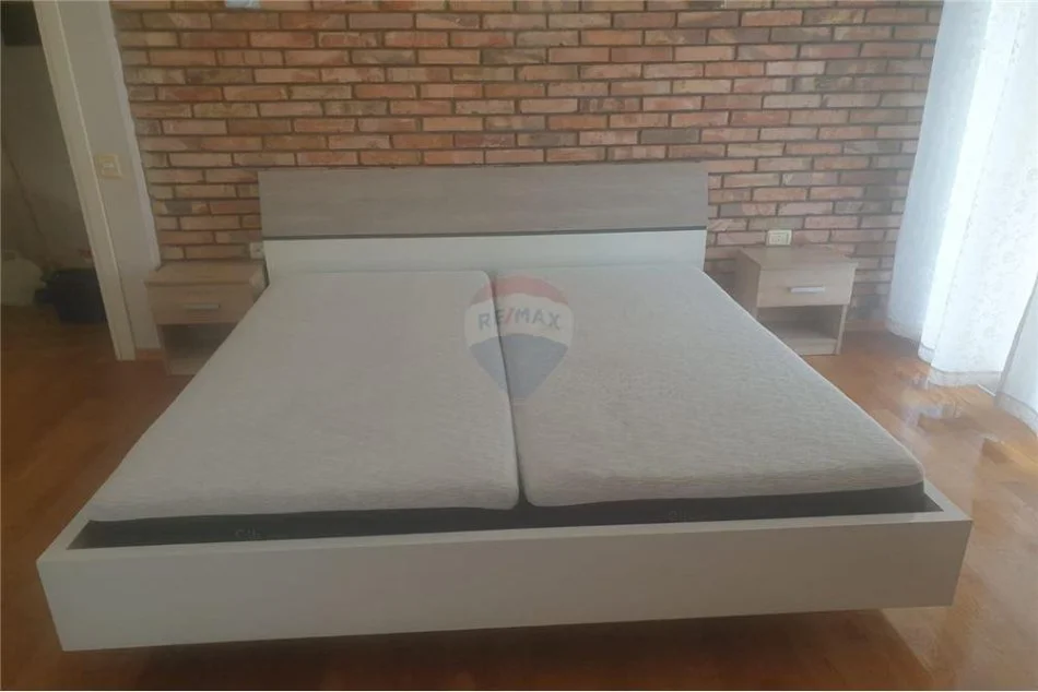 Tirane, jepet me qera apartament duplex 3+1 Kati 6, 265 m² 1.800 € (Fakulteti Juridik - Bllok)