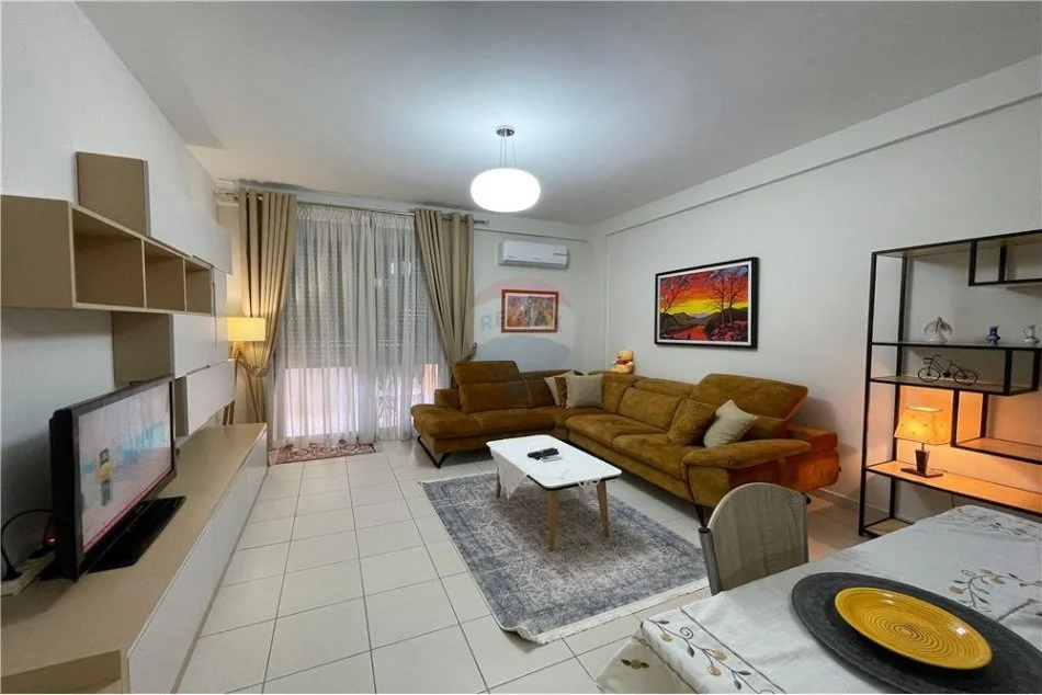 Tirane, jepet me qera apartament 1+1 Kati 3, 70 m² 500 € (Rruga Peti - Liqeni i Thatë)