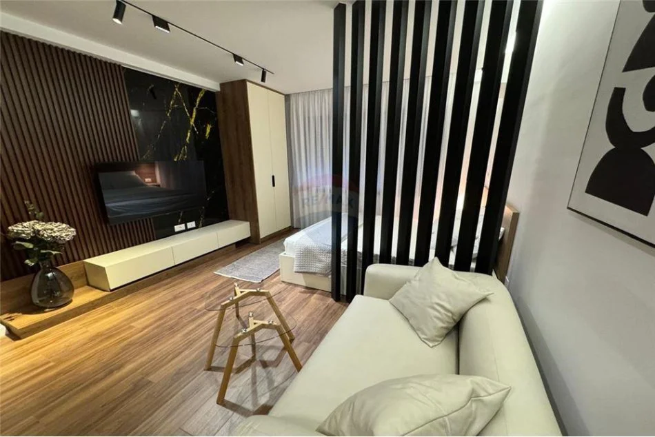 Tirane, jepet me qera garsonier Kati 5, 52 m² 600 € (Rruga Qemal Stafa - Pazari i Ri)