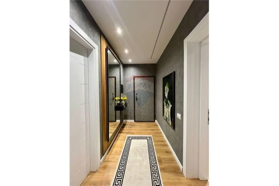 Tirane, shitet apartament 2+1 Kati 9, 138 m² 280.000 € (Rruga Frederik Shiroka - 21 Dhjetori)