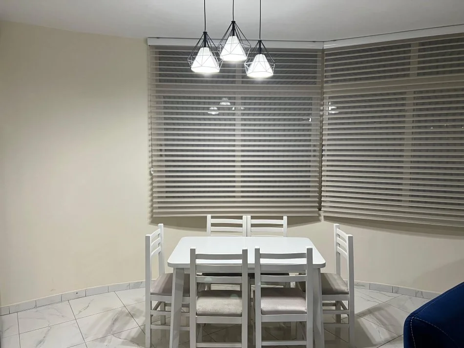 Tirane, jepet me qera 1+1+Ballkon Kati 3, 320 € (fresk)