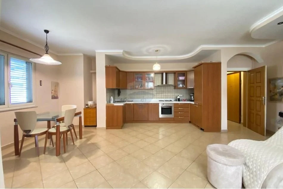 Tirane, shitet apartament 2+1 Kati 4, 128 m² 255.000 € (Tirana e Re - Liqeni i Tiranës)