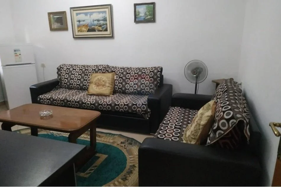 Tirane, jepet me qera apartament 2+1 Kati 2, 65 m² 400 € (Shkolla e Bashkuar)