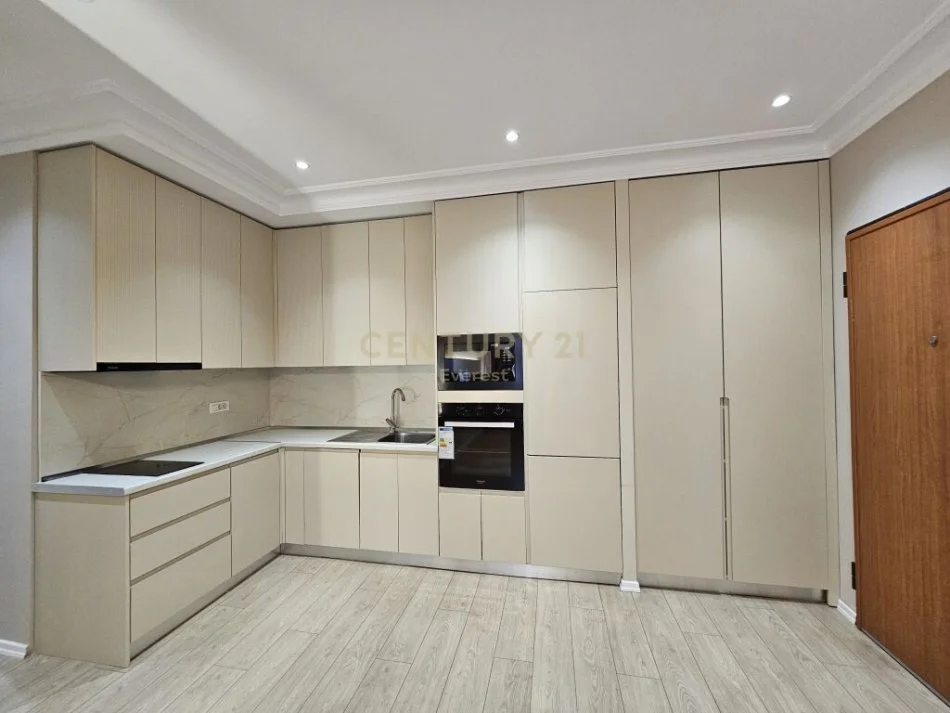 𝐓𝐢𝐫𝐚𝐧𝐞, 𝐬𝐡𝐢𝐭𝐞𝐭 𝐚𝐩𝐚𝐫𝐭𝐚𝐦𝐞𝐧𝐭 𝟐+𝟏 𝐊𝐚𝐭𝐢 𝟔, 𝟖𝟗 𝐦² 𝟏𝟖𝟖.𝟎𝟎𝟎 € (𝐏𝐫𝐨𝐤𝐮𝐫𝐨𝐫𝐢𝐚 𝐞 𝐓𝐢𝐫𝐚𝐧𝐞𝐬, 𝐑𝐫𝐮𝐠𝐚 𝐌𝐢𝐧𝐞 𝐏𝐞𝐳𝐚)