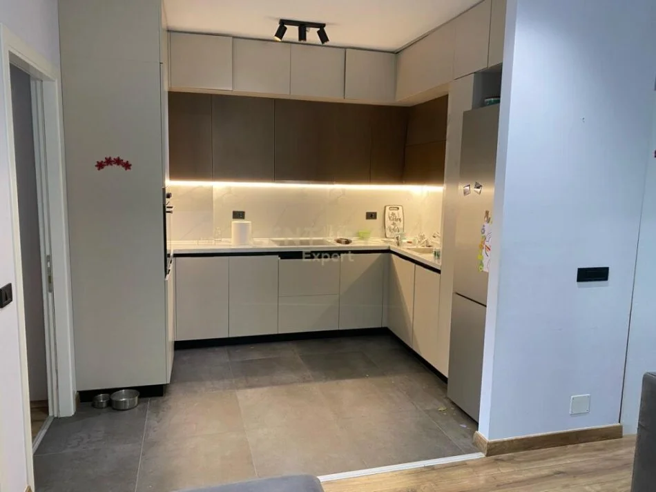 𝐓𝐢𝐫𝐚𝐧𝐞, 𝐬𝐡𝐢𝐭𝐞𝐭 𝐚𝐩𝐚𝐫𝐭𝐚𝐦𝐞𝐧𝐭 𝟑+𝟏 𝐊𝐚𝐭𝐢 𝟐, 𝟏𝟏𝟎 𝐦² 𝟏𝟒𝟎.𝟎𝟎𝟎 € (𝐅𝐫𝐞𝐬𝐤𝐮)