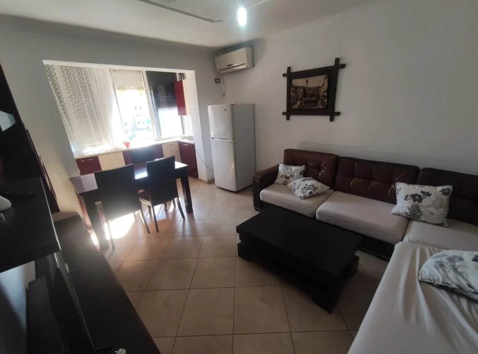 Tirane, shitet apartament 2+1 Kati 5, 75 m² 97.000 € (rruga kongresi i manastirit)