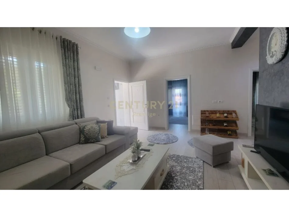 𝐓𝐢𝐫𝐚𝐧𝐞, 𝐣𝐞𝐩𝐞𝐭 𝐦𝐞 𝐪𝐞𝐫𝐚 𝐚𝐩𝐚𝐫𝐭𝐚𝐦𝐞𝐧𝐭 𝟐+𝟏 𝐊𝐚𝐭𝐢 𝟐, 𝟏𝟐𝟓 𝐦² 𝟔𝟎𝟎 € (𝐕𝐢𝐥𝐚𝐭 𝐀𝐦𝐞𝐫𝐢𝐤𝐚𝐧𝐞, 𝐕𝐢𝐥𝐚𝐭 𝐆𝐣𝐞𝐫𝐦𝐚𝐧𝐞)