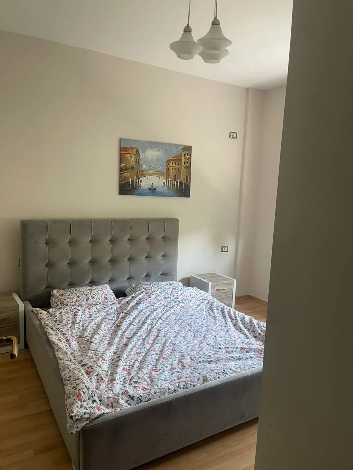 Tirane, jepet me qera apartament 2+1 Kati 3, 68 m² 500 € 