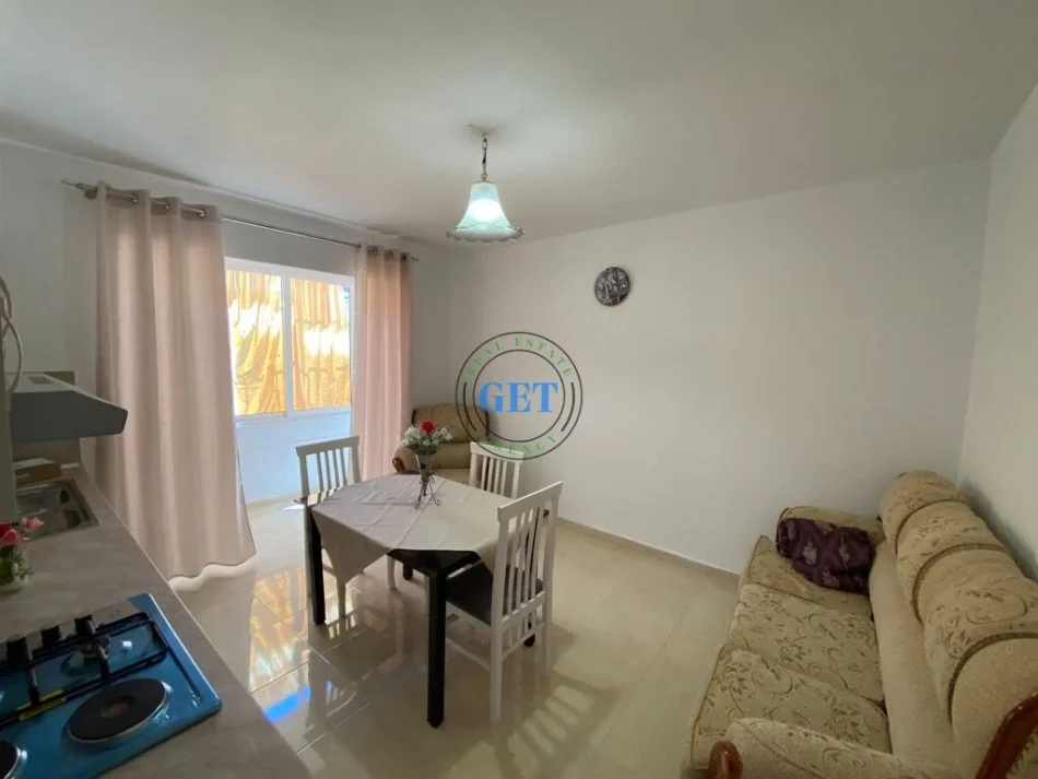 Durres, shitet apartament 1+1+Ballkon Kati 2, 100 m² 55.000 € (Cezma Ferres, Durres)