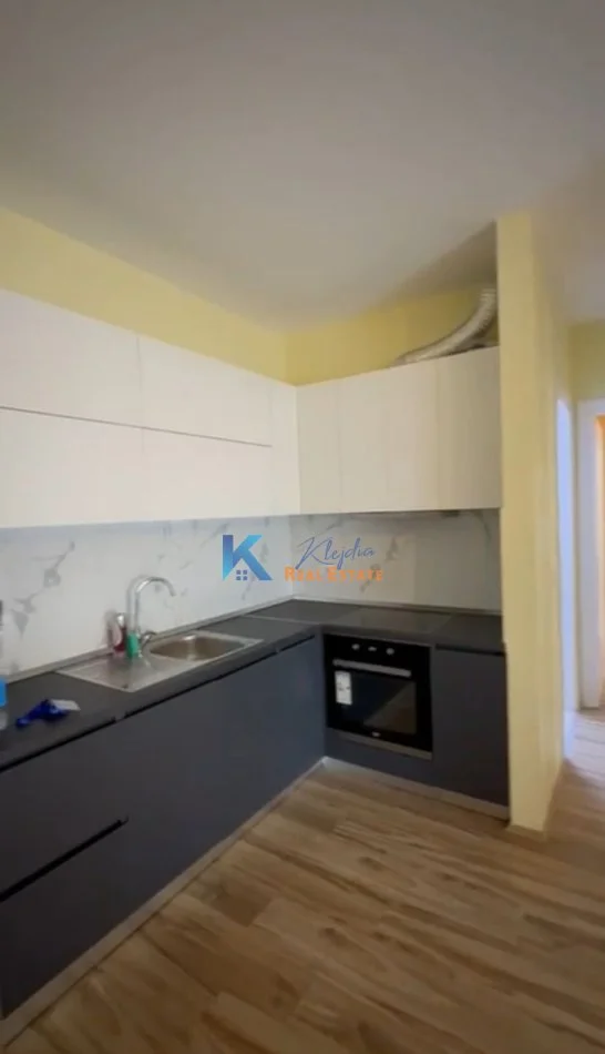 Tirane, jepet me qera apartament 2+1 Kati 6, 95 m² 600 € (Don Bosko, kompleksi Fiori di Bosco)
