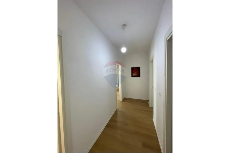 Tirane, jepet me qera apartament 2+1 Kati 3, 95 m² 450 € (Shkolla e Baletit - Tregu Elektrik)