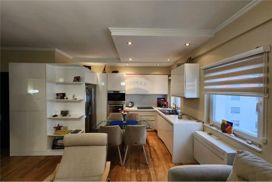 Tirane, jepet me qera apartament 1+1 Kati 5, 73 m² 550 € (Kapiten Mir Zoti - Liqeni i Thatë)