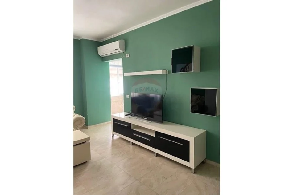 Tirane, jepet me qera apartament 1+1 Kati 3, 67 m² 400 € (Astir)