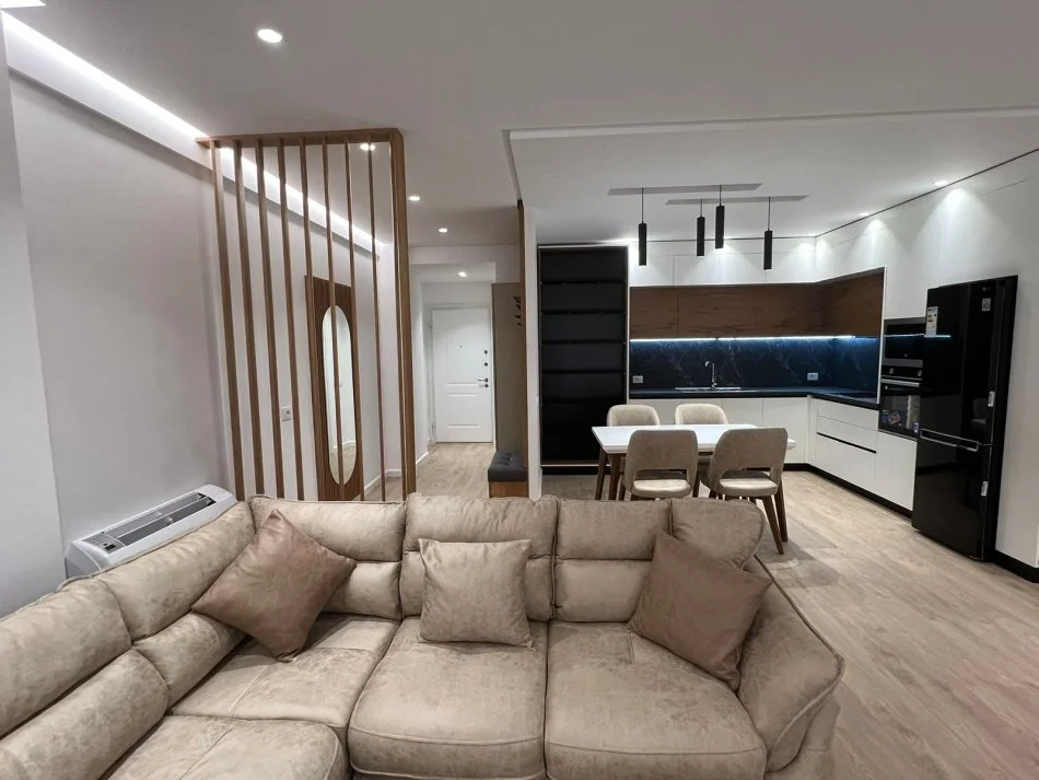 Tirane, jepet me qera 2+1+Ballkon Kati 3, 120 m² 1.100 € 