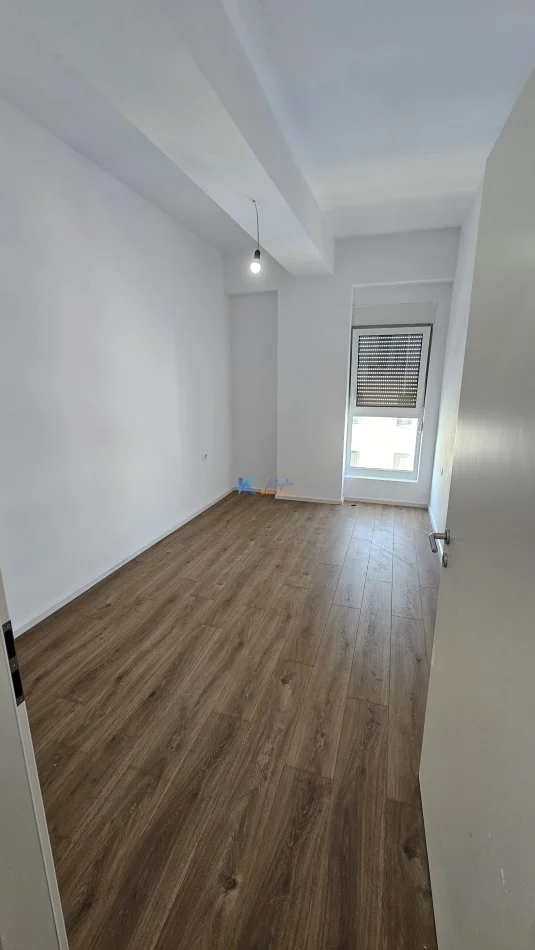 Tirane, jepet me qera apartament 1+1 Kati 7, 60 m² (Ali Dem, te kompleksi Kaimi)