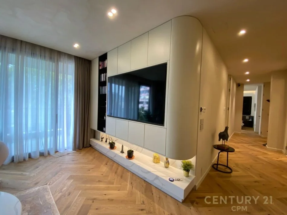 𝐓𝐢𝐫𝐚𝐧𝐞, 𝐣𝐞𝐩𝐞𝐭 𝐦𝐞 𝐪𝐞𝐫𝐚 𝐚𝐩𝐚𝐫𝐭𝐚𝐦𝐞𝐧𝐭 𝟑+𝟏 𝐊𝐚𝐭𝐢 𝟒, 𝟏𝟖𝟖 𝐦² 𝟑.𝟎𝟎𝟎 € (𝐈𝐬𝐡 𝐁𝐥𝐥𝐨𝐤𝐮)