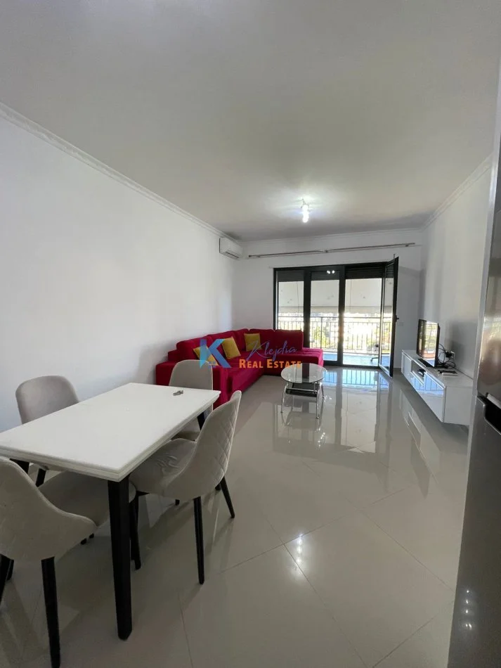 Tirane, jap me qera apartament 1+1+Ballkon Kati 6, 75 m² 450 € (Unaza e Re, Kompleksi Green City)