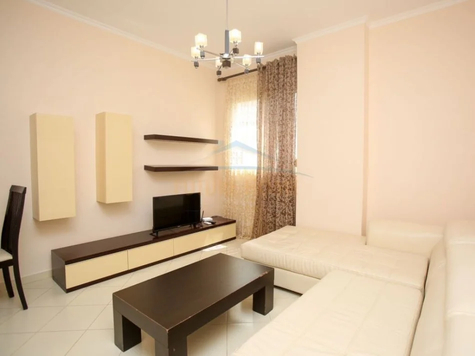 Vlore, jepet me qera apartament 1+1 Kati 4, 60 m² 300 € (Pas Rives, Lungomare) RV44308