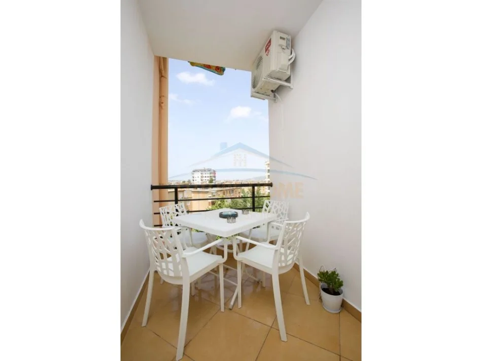 Vlore, jepet me qera apartament 1+1 Kati 6, 60 m² 300 € (Te Klinika Bakaj, Cole) RV44313