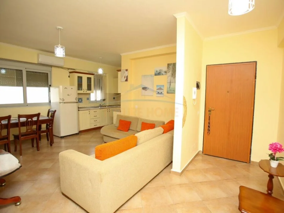 Vlore, jepet me qera apartament Kati 6, 60 m² 300 € (Te Restorant Tradicional, pas Big Scoop, Lungomare) RV44310