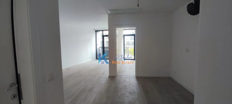 Tirane, jap me qera zyre Kati 1, 102 m² 1.300 € (Zyre per qira te Liqeni, Lake View Residence)