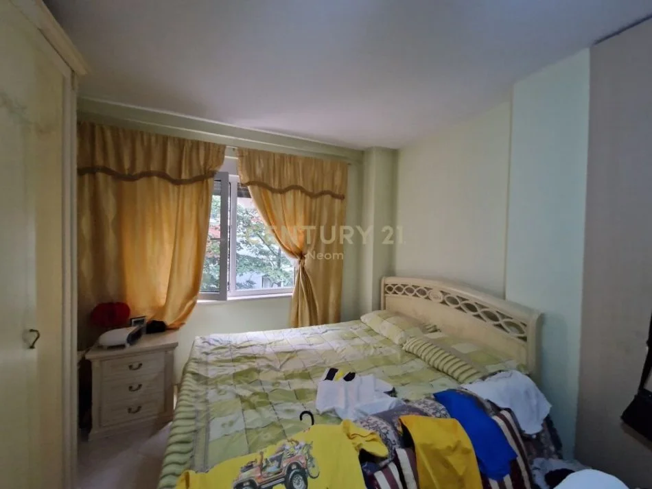 Tirane, shitet apartament 2+1+Ballkon Kati 3, 115 m² 195.000 € (Rruga: Kolombo, Liqeni i Thatë)