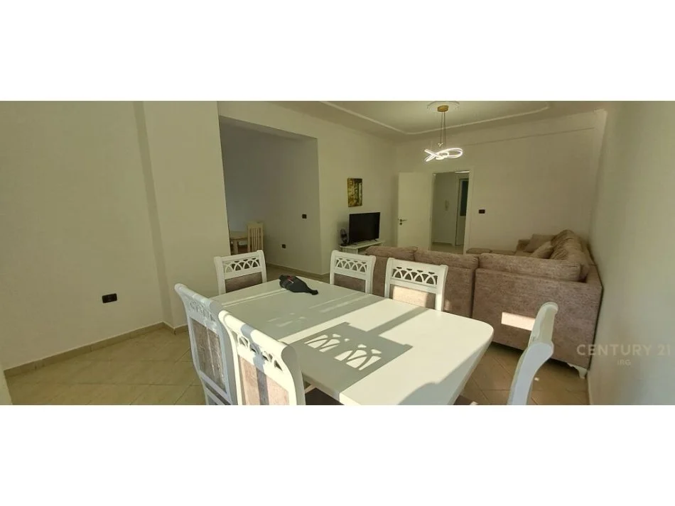 Tirane, jepet me qera apartament 2+1+Ballkon Kati 2, 102 m² 600 € (Adresa: Tregu elektrik, Tregu Elektrik)