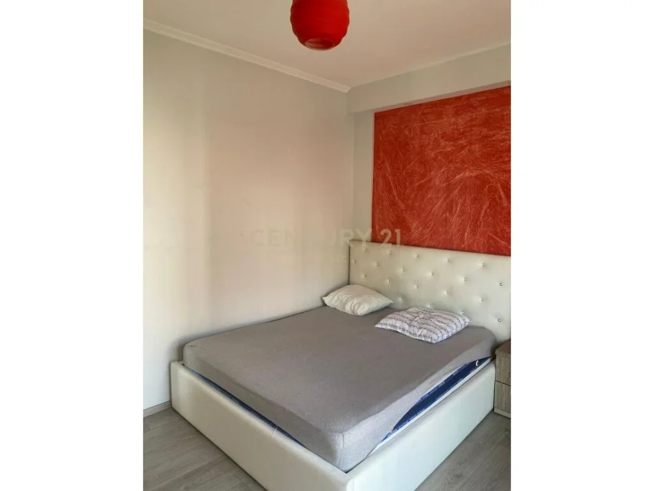 Tirane, jepet me qera apartament 2+1 Kati 4, 160 m² 700 € (elbasanit)