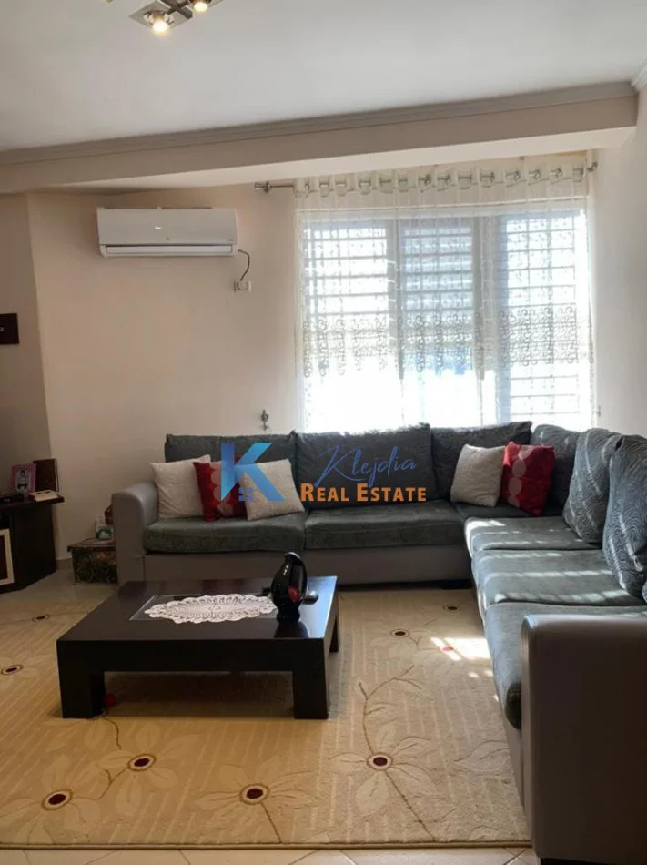 Tirane, shes apartament 2+1+Ballkon Kati 6, 98 m² 125.000 € (Yzberisht)