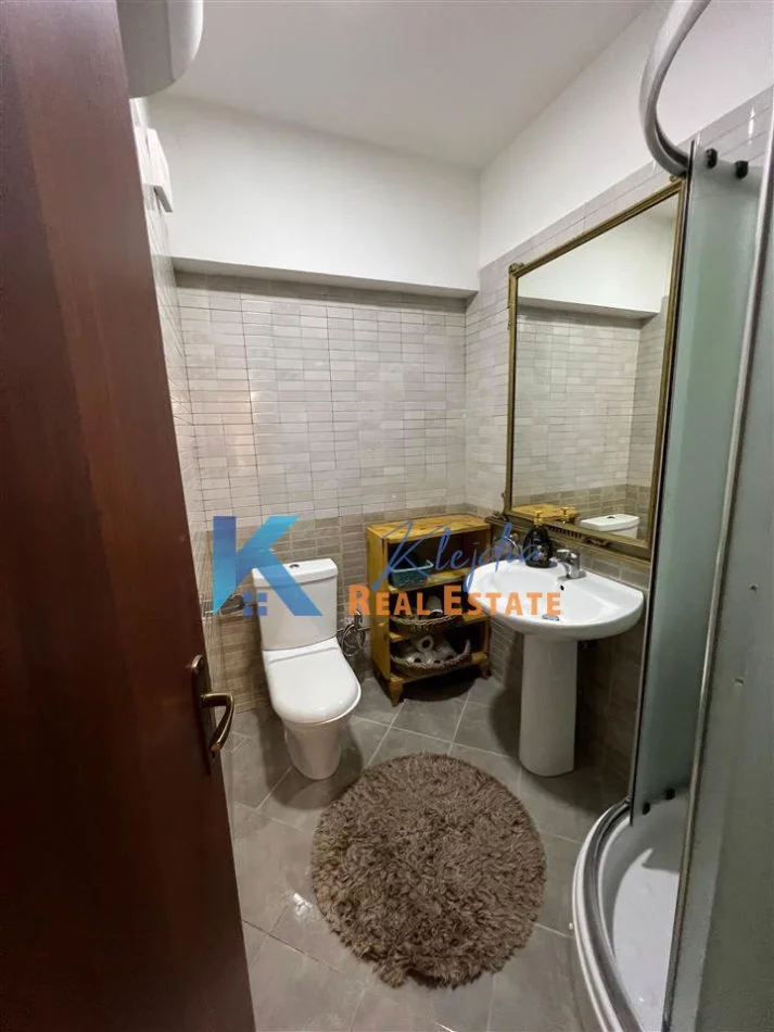 Tirane, jap me qera apartament 2+1+Ballkon Kati 8, 120 m² 600 € (Astir, afer bar Bohem)