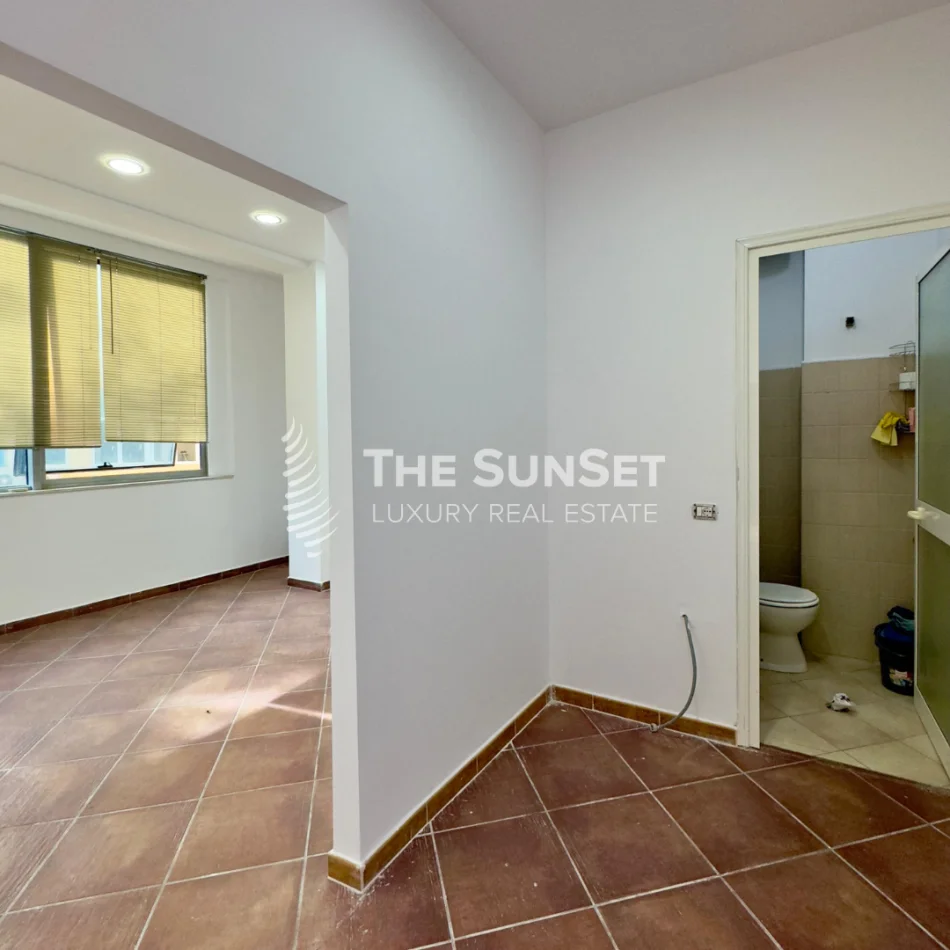 Tirane, jepet me qera 1+1 Kati 1, 56 m² 450 € (Selvia)