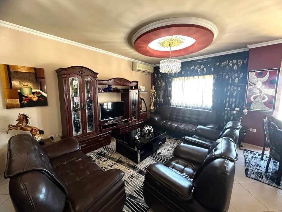 Tirane, shitet apartament 2+1+Ballkon Kati 7, 97 m² 195.000 € (ish hipoteka)