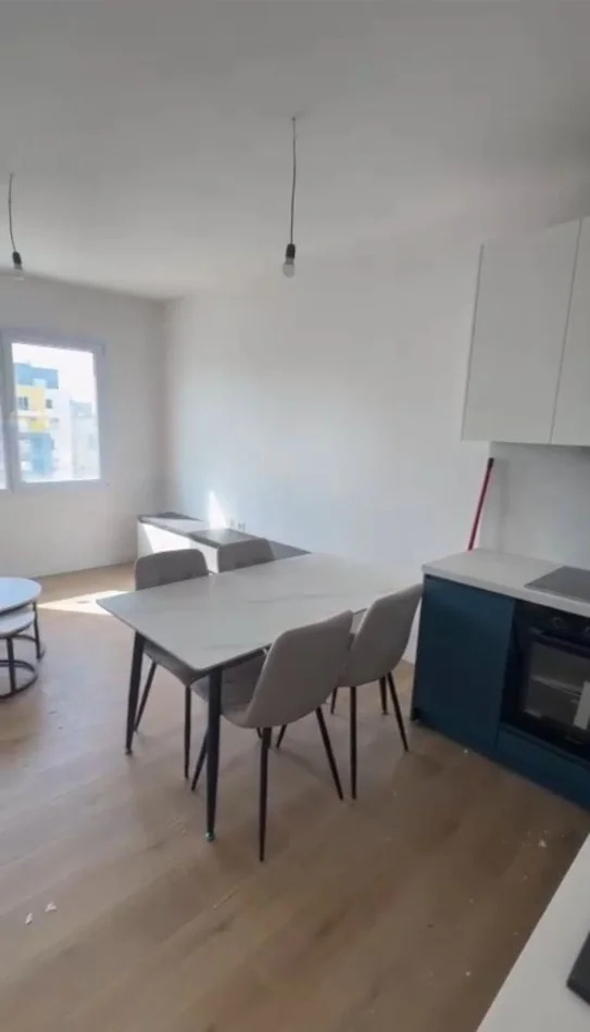 Tirane, jepet me qera apartament 3+1+Ballkon Kati 9, 101 m² 650 € (beniamin kruta)
