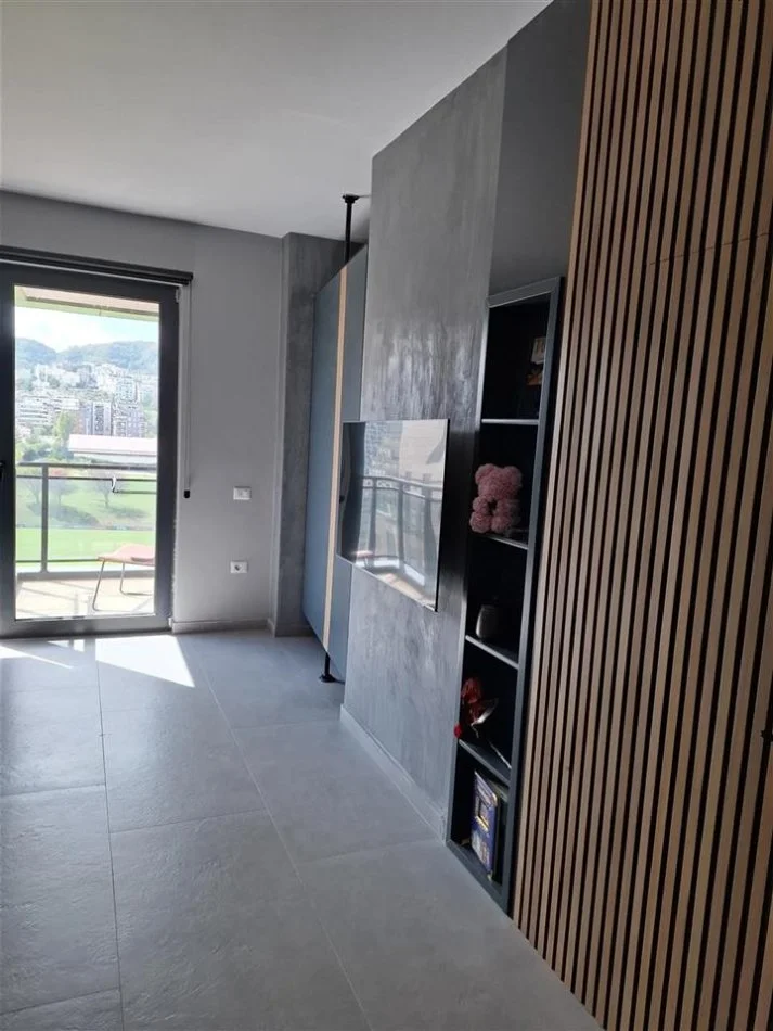 Tirane, jepet me qera 1+1+Ballkon Kati 9, 59 m² 850 € (rruga e kosovareve)