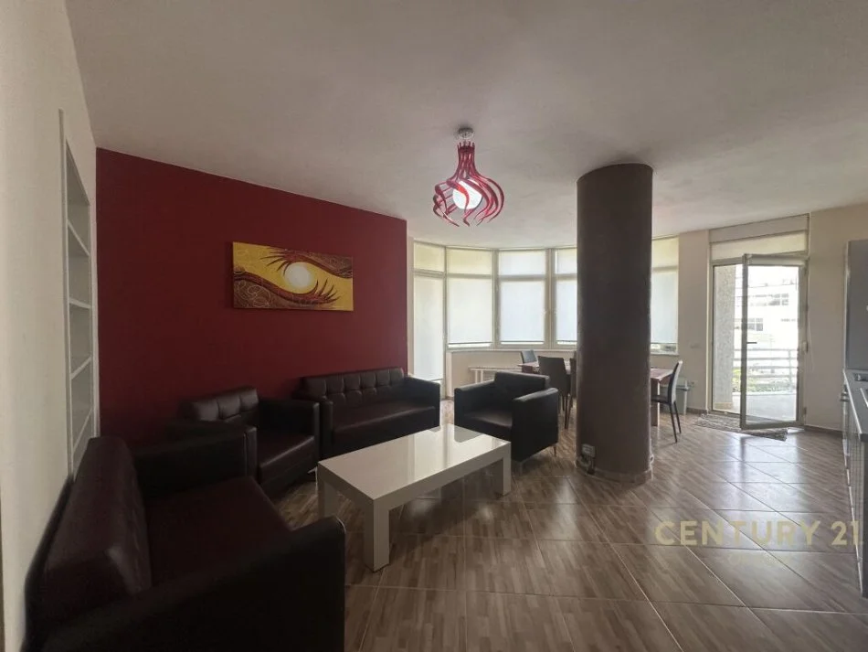 Tirane, jepet me qera apartament 2+1+Ballkon Kati 3, 117 m² 430 € (Rruga Muhamed Deliu)