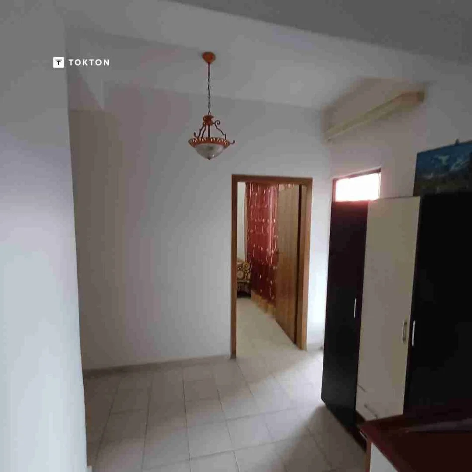 Tirane, shitet apartament 1+1+Ballkon Kati 1, 78 m² 98.000 € (Rruga e Dibres)