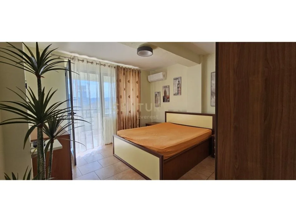 Tirane, jepet me qera apartament 2+1 Kati 8, 107 m² 650 € (Bulevardi Zogu i Pare)