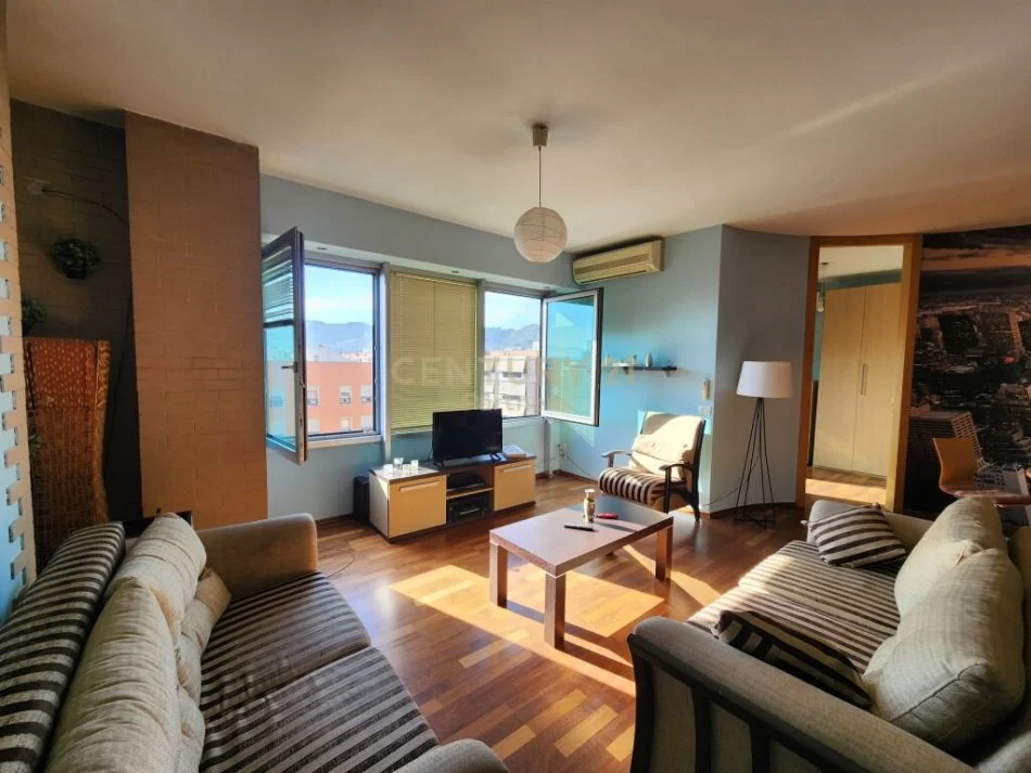 Tirane, jepet me qera apartament 2+1+Ballkon Kati 9, 115 m² 650 € (Rruga e Kavajes)