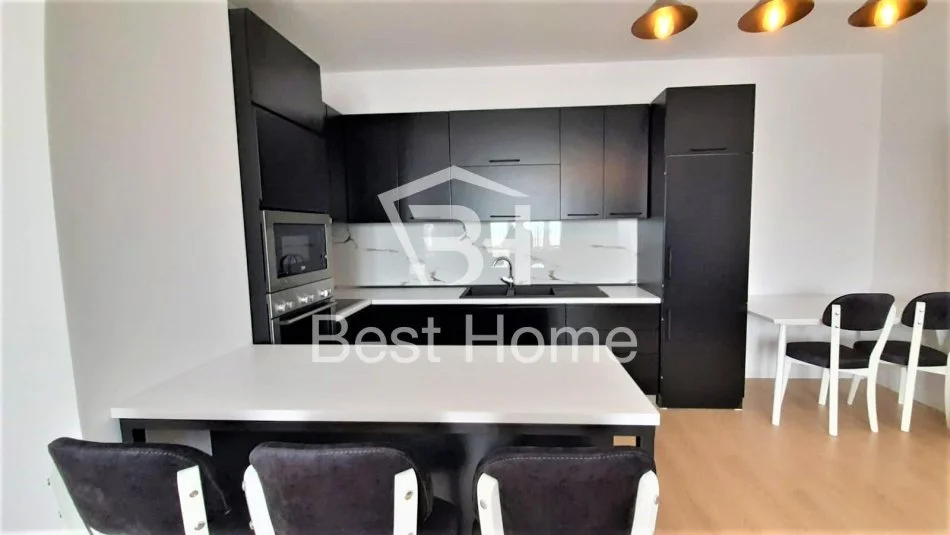 Tirane, jepet me qera apartament 1+1 Kati 10, 70 m² 550 € (Kompleksi Arlis, Farmacia 10)