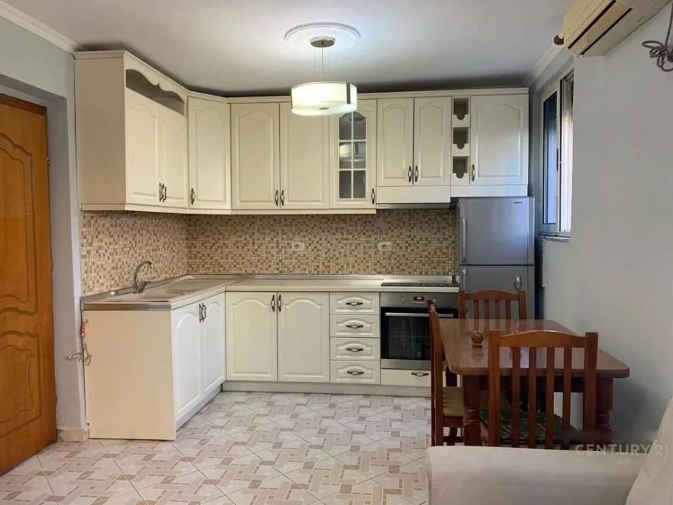 Tirane, shitet apartament 1+1 Kati 1, 51 m² (Shkolla e Bashkuar, Shkolla e Bashkuar)