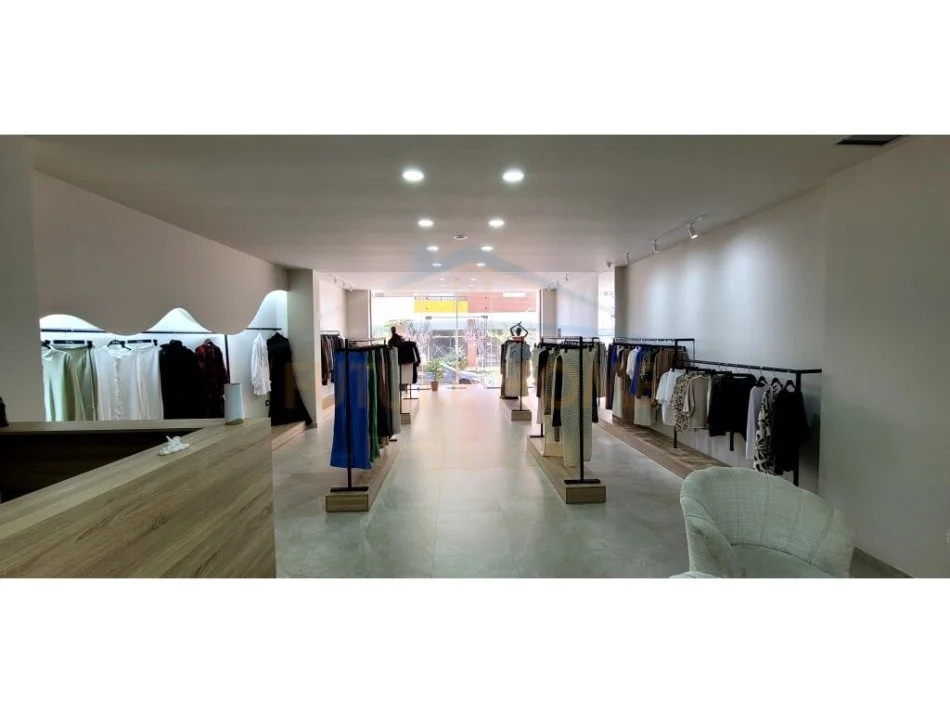 Pogradec, shitet dyqan , (Pogradec)