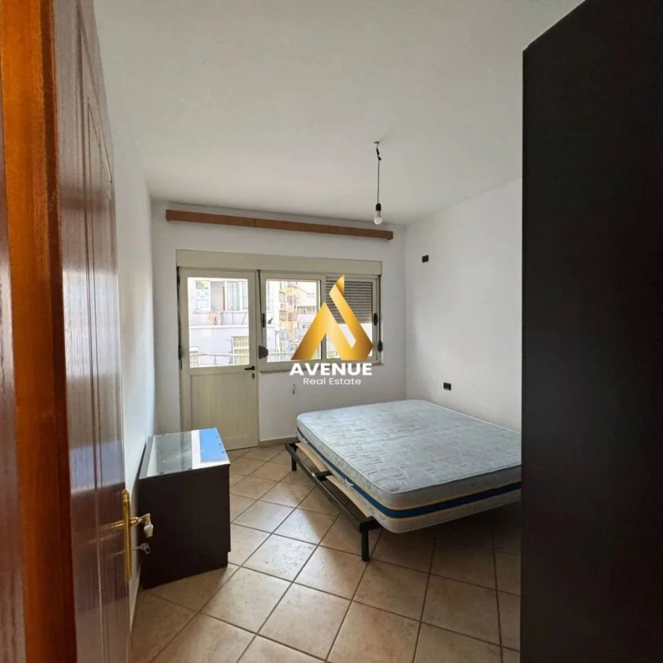 Tirane, jepet me qera apartament 2+1+Ballkon Kati 2, 90 m² 500 € (21 dhjetori)