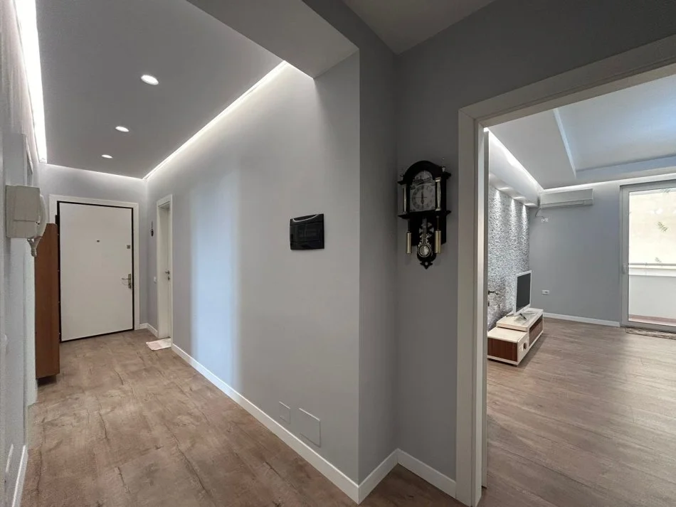 Tirane, shitet apartament 2+1 Kati 4, 120 m² 280.000 € (Ish Ekspozita)