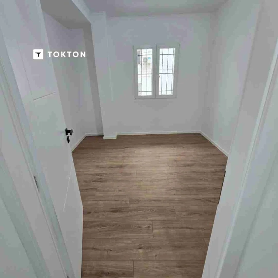 Tirane, shitet apartament 2+1+Ballkon Kati 2, 65 m² 120.000 € (Rruga Ferit Xhajko)