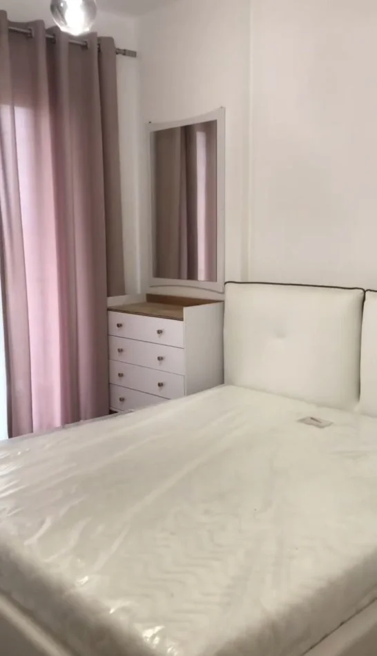 Tirane, jap me qera apartament 1+1+Ballkon Kati 9, 65 m² 550 € (Rruga e Dibres, Kompleksi Arlis)