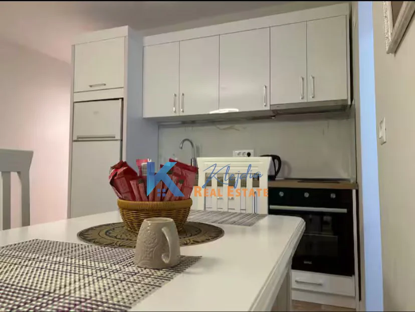 Tirane, jap me qera apartament 1+1+Ballkon Kati 3, 75 m² 600 € (Bulevardi Zogu I)